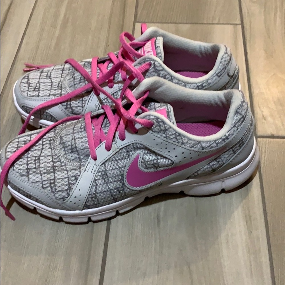NIKE SNEAKERS